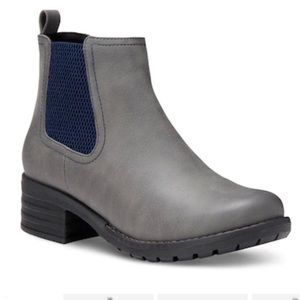 Eastland Gray Boots (8.5M)